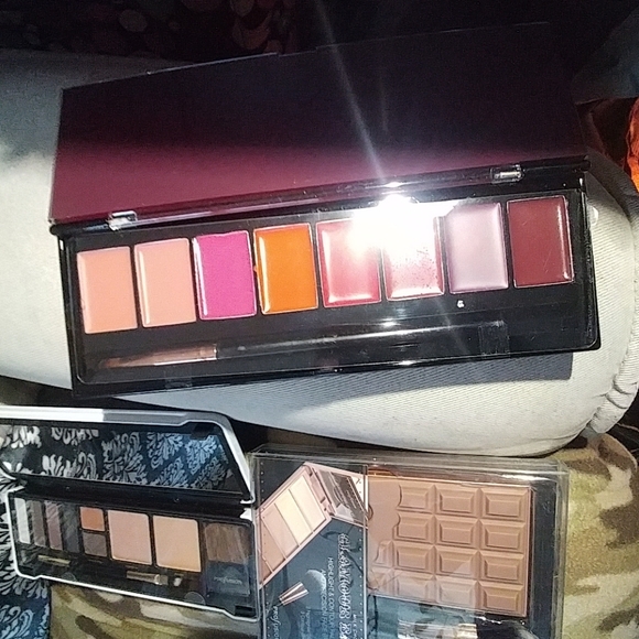 Makeup - Picture 3 of 3